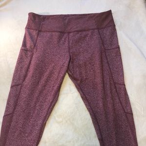 Burgundy Members Mark leggings w/ pockets. Size L.